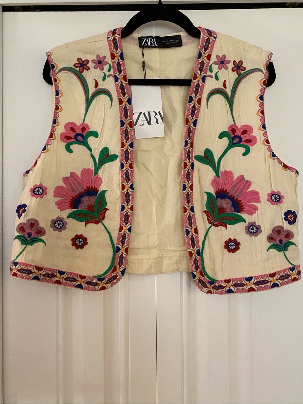 Zara Cream Sleeveless Embroidered Vest with Pink & Green Accents - Picture 3 of 7
